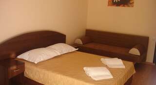 Гостиница Аят Рыбачье Двухместный номер с 1 кроватью или 2 отдельными кроватями-4